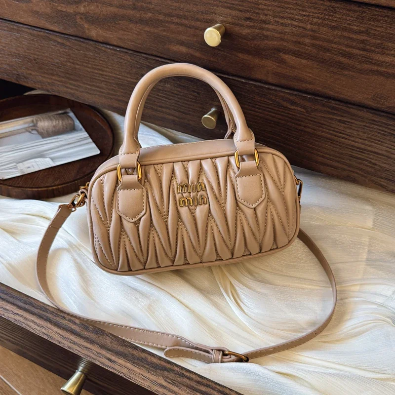 Luxury Lifestyle Fashion - Sac à main élégant en cuir